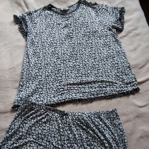 Secret Treasures Shorty Pajama Set in Black Soot Ditsy